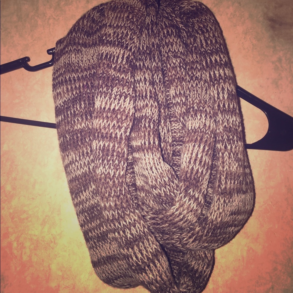 Scarf!