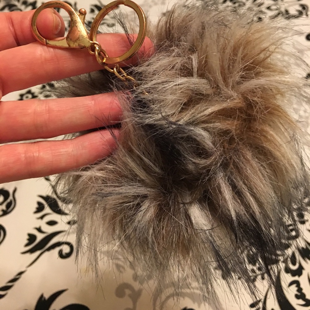 Trendy Keychain - Picture 2 of 2