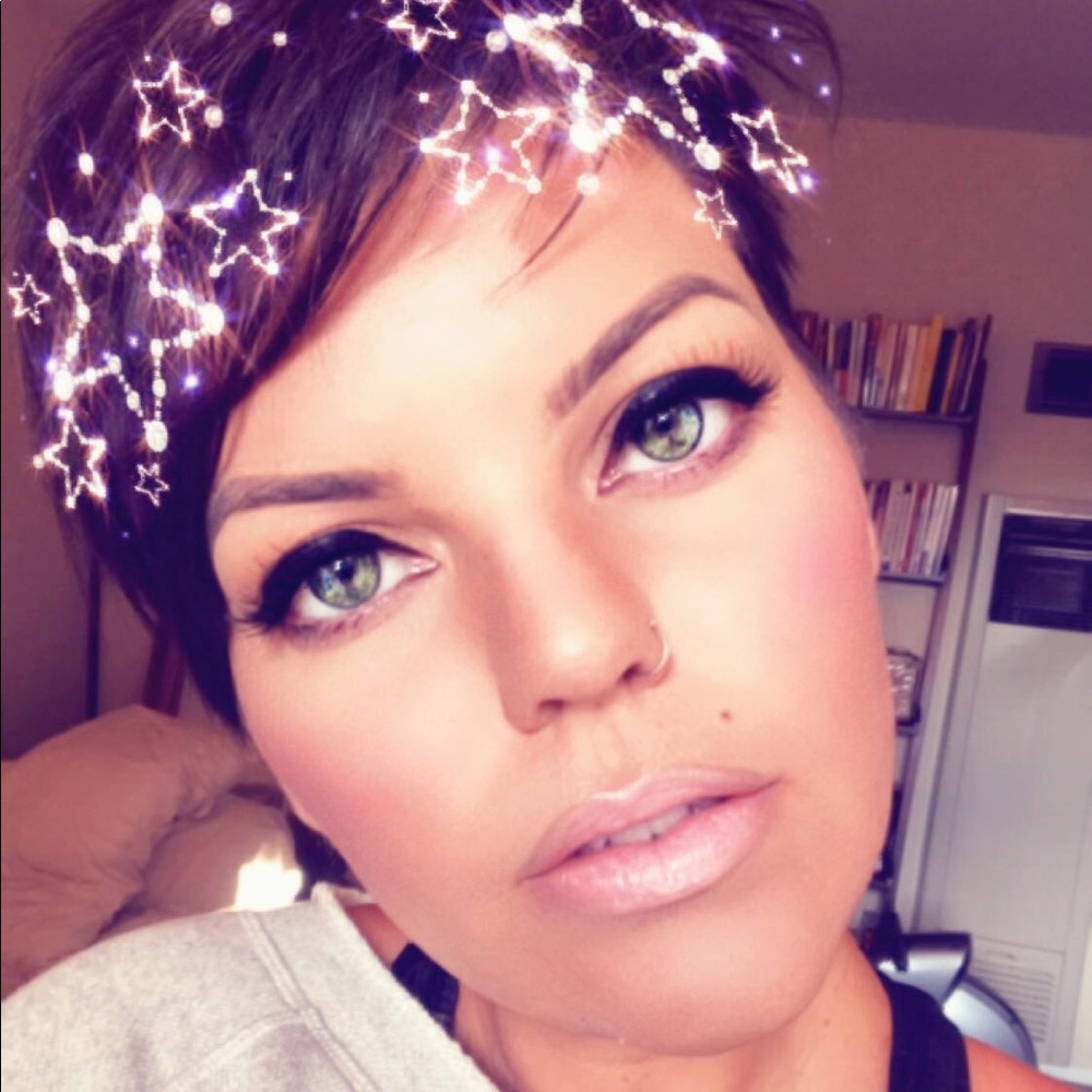 Meet your Posher, Erica