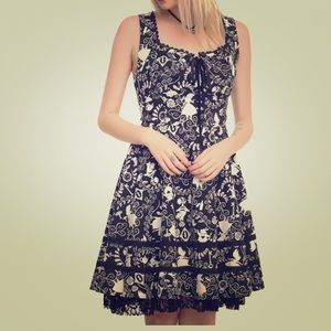 Alice in wonderland dress