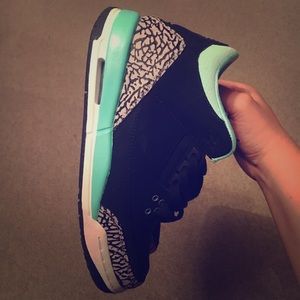 Tiffany blue Jordan retro 3s