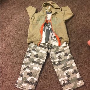 Baby set Lee in perfect condition.