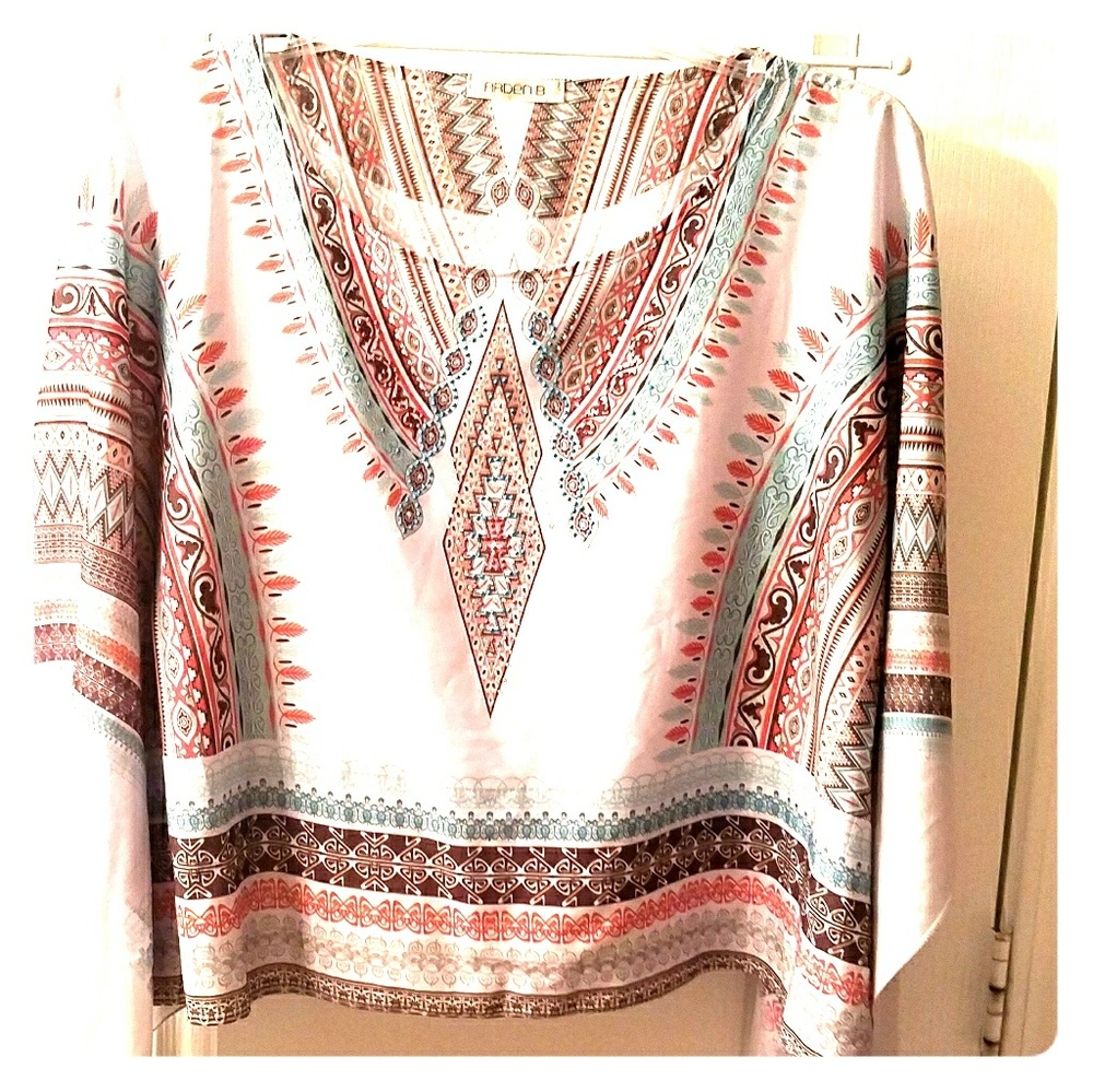 Arden B accent top