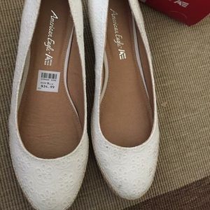Woman's white wedges 9 1/2