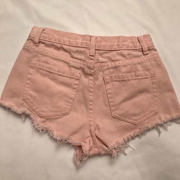 Women’s Forever 21 Pink Destroyed Shorts Size 24 - Picture 3 of 4