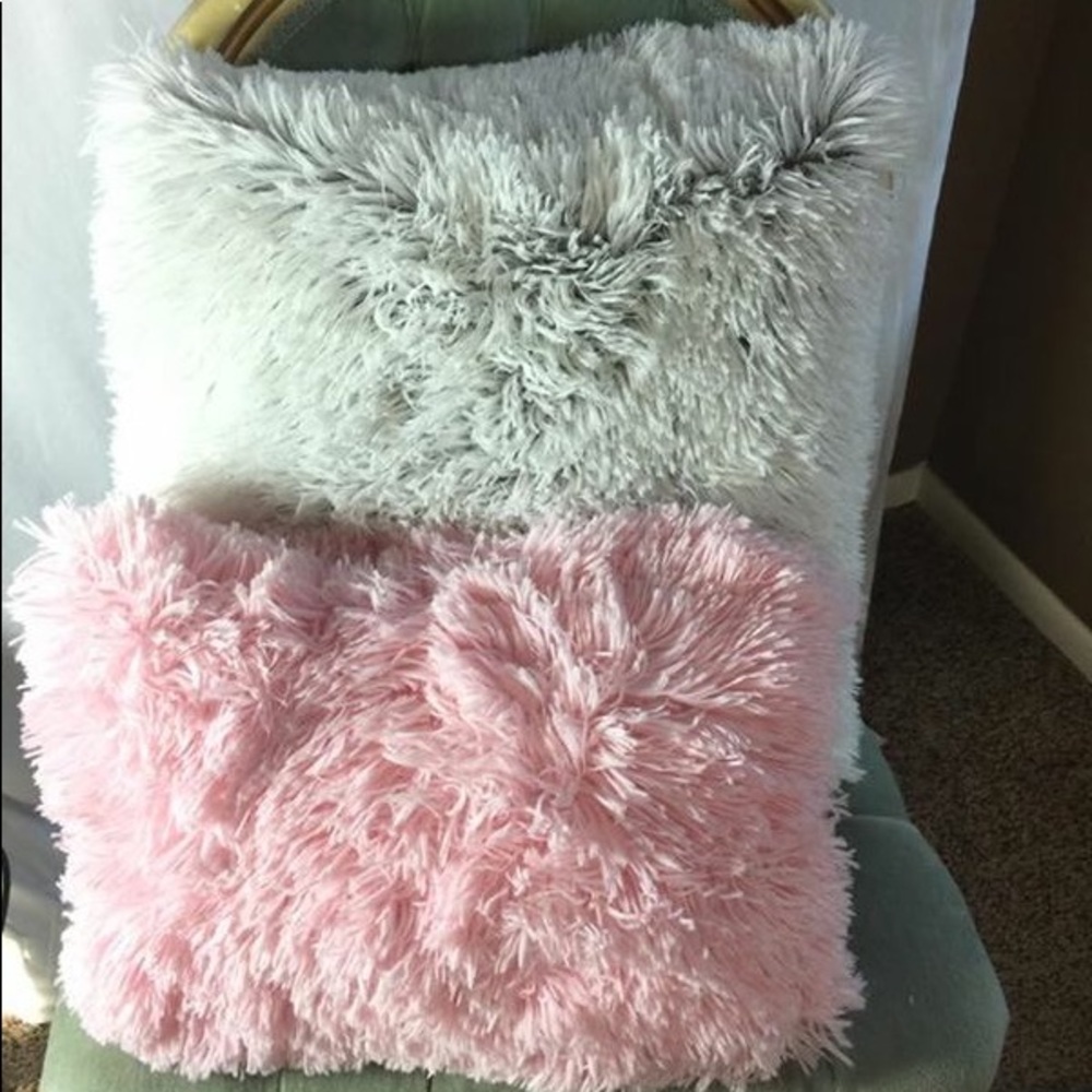 New soft Faux Fur pillows by Soigné
