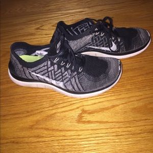 Black Nike Fly Knits Sneakers
