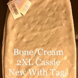 2xl Cassie (LulaRoe) NEW WITH TAGS