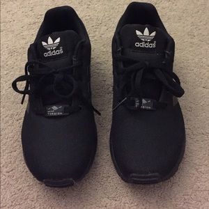 Kids Adidas All Black Flux's size 3