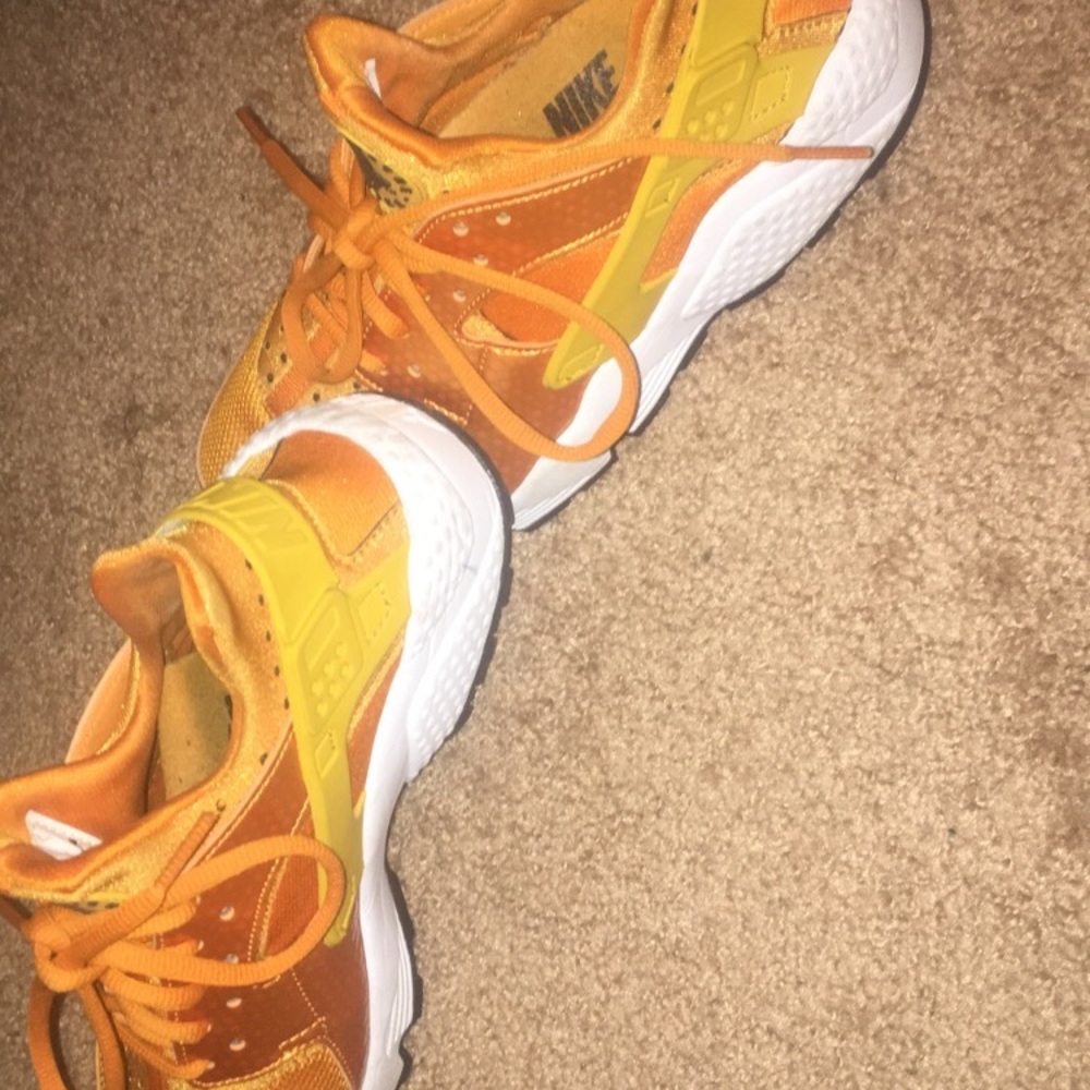 Nike orange shoes