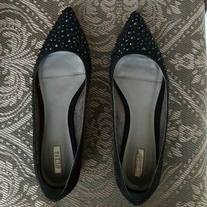 Gently Used Guess Flats with Studs