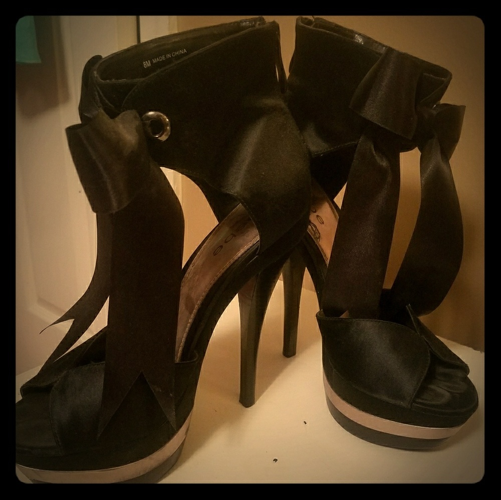 BeBe Black Bow Heels