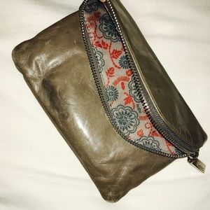 Convertible crossbody & clutch