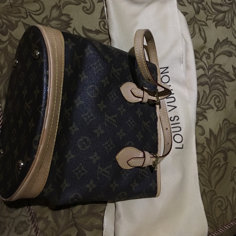 LV Bucket  Authentic Made in France ..