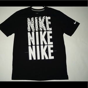 Nike T-Shirt