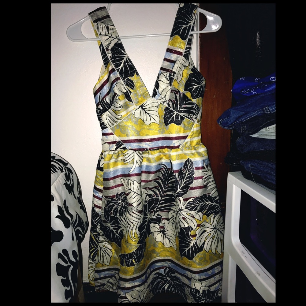 A beautiful unique design dress🌴