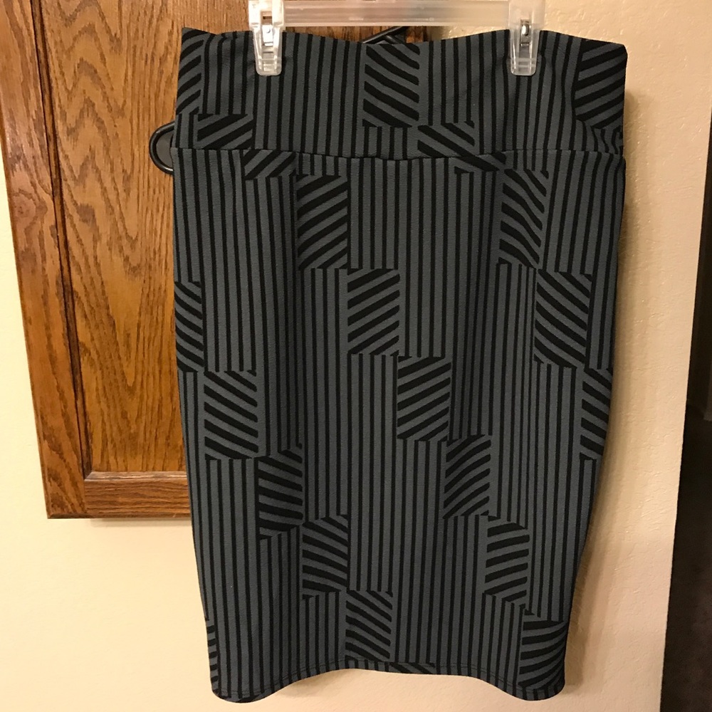 Rare Lularoe Large Cassie!!