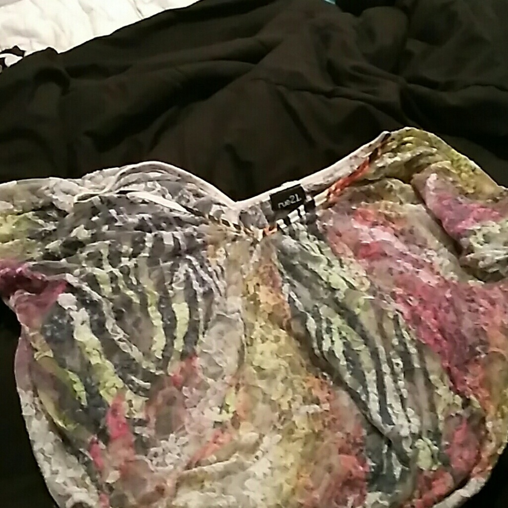 Rue 21 small lace crop top