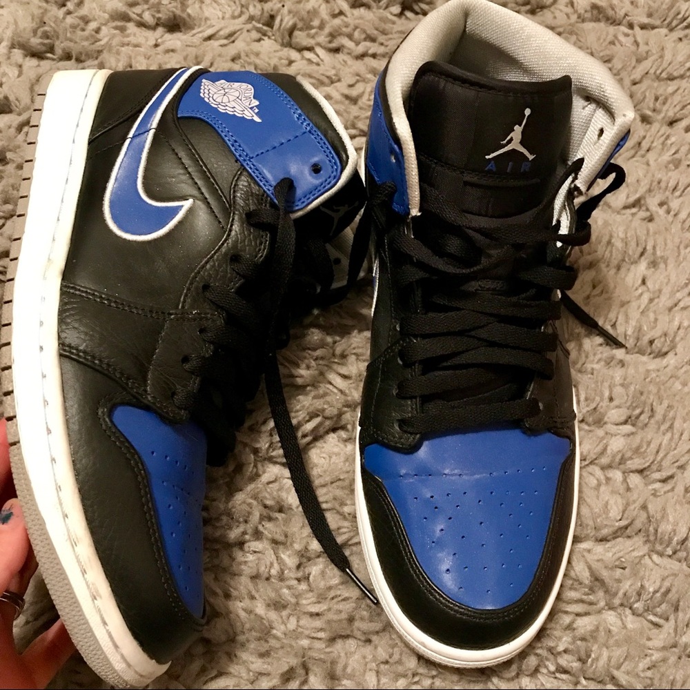 AUTHENTIC Nike Air Jordan 1 ONES Mid Royal blue