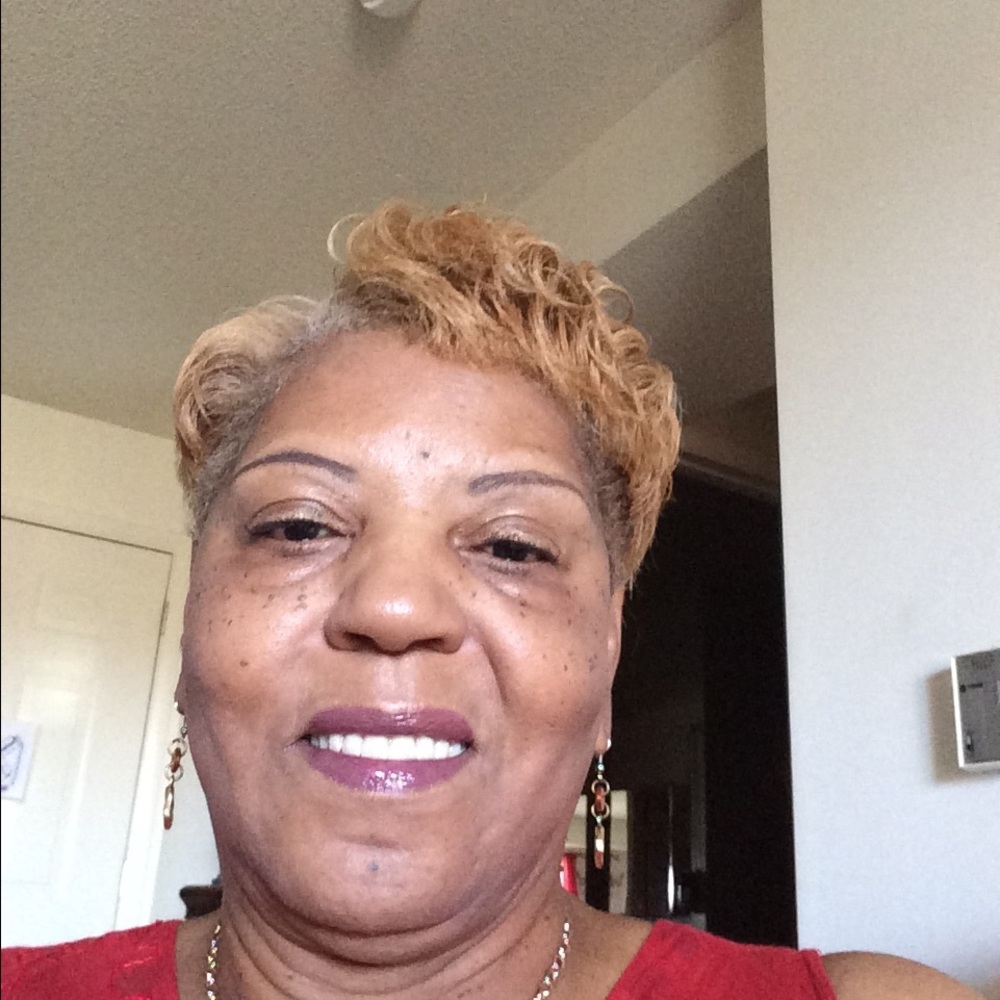 Meet your Posher, Gloria