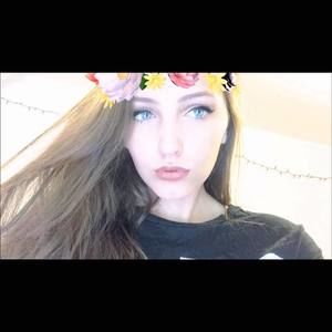 Meet your Posher, Caitlin