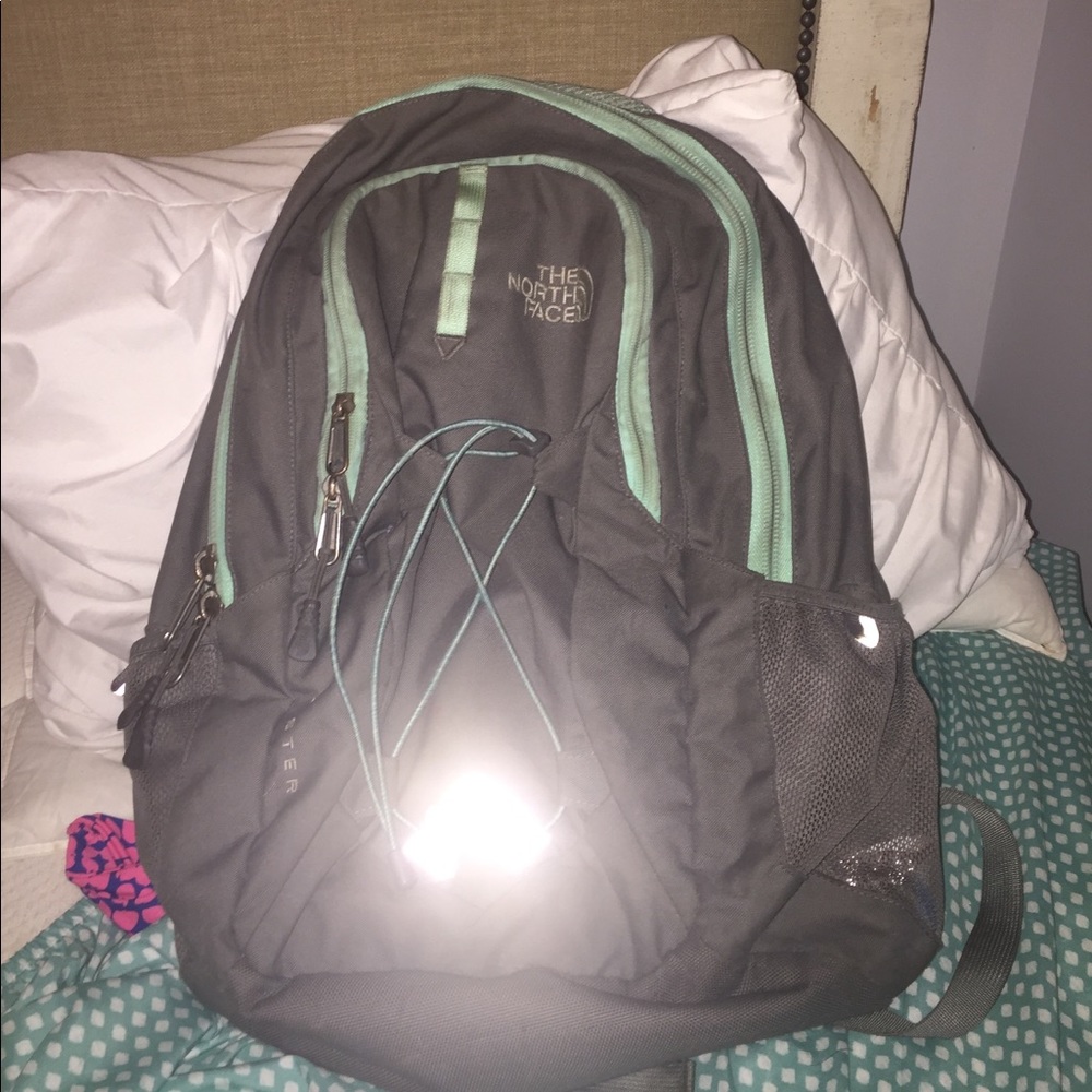 gray/blue north face backpack:))