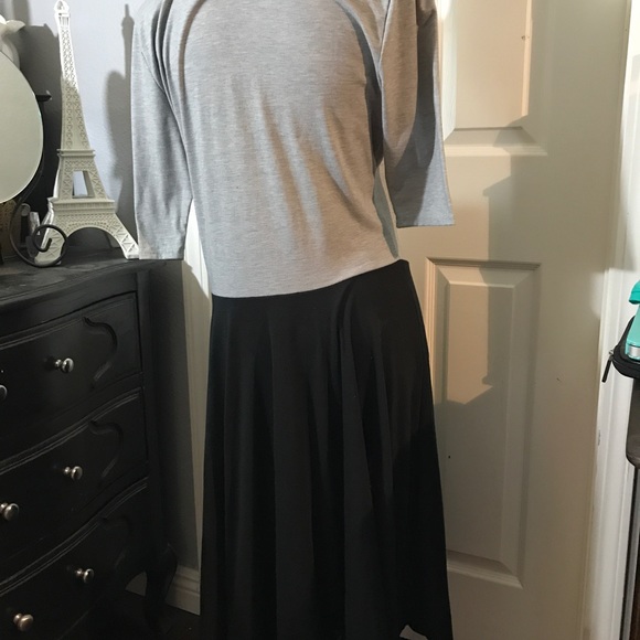 SOLD· Lularoe Nicole Women's Block Dress Black - Picture 3 of 5