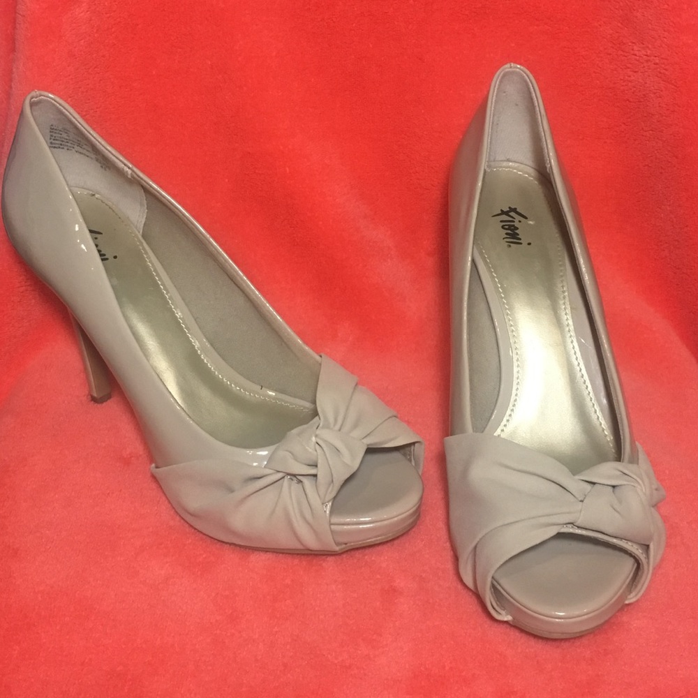 Nude Knot Peep Toe Patent Leather Heels - Fioni