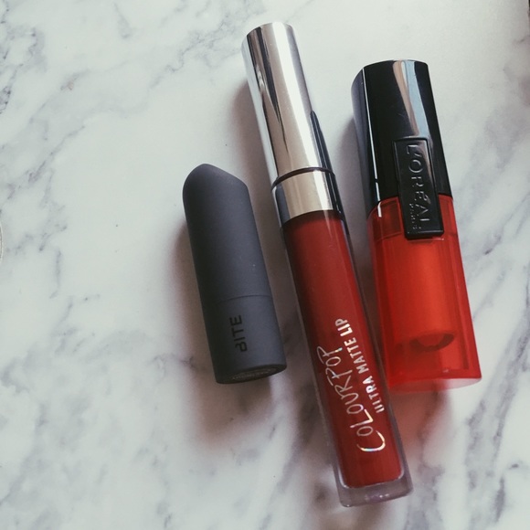 L'Oreal Other - Lipstick bundle + Free cosmetic bag