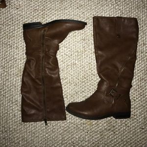 Cute brown boots