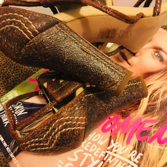 LUNA ROSA SHOES - Picture 5 of 6