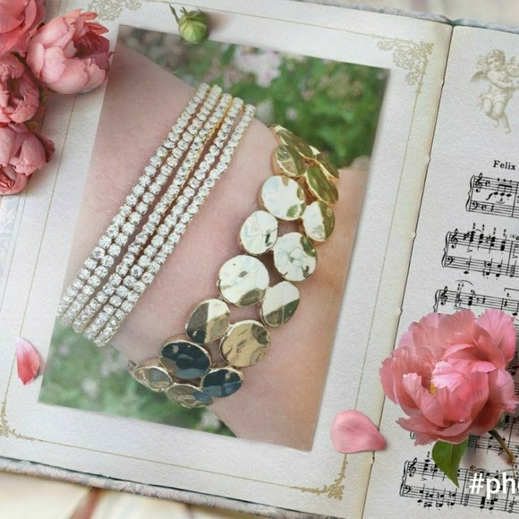 ✴️Crystal & Gold Stretch Bracelet Set✴️ - Picture 3 of 5