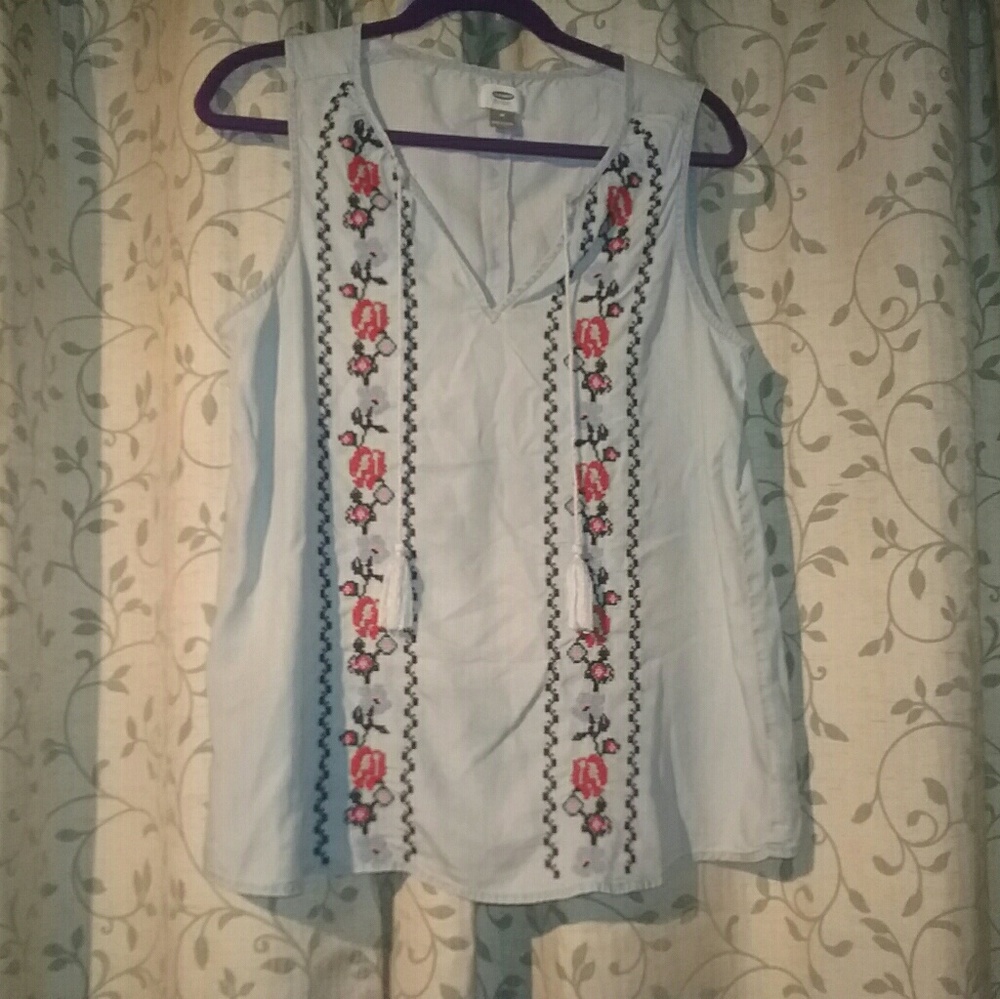 Brand new without tags Old Navy embroidered shirt