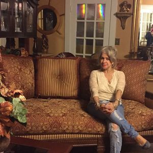 Meet your Posher, Yolanda