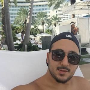 Meet your Posher, Asaf