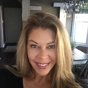 Meet your Posher, Anissa