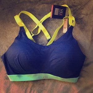 Victoria's Secret VSX Sport Lightweight Sports Bra