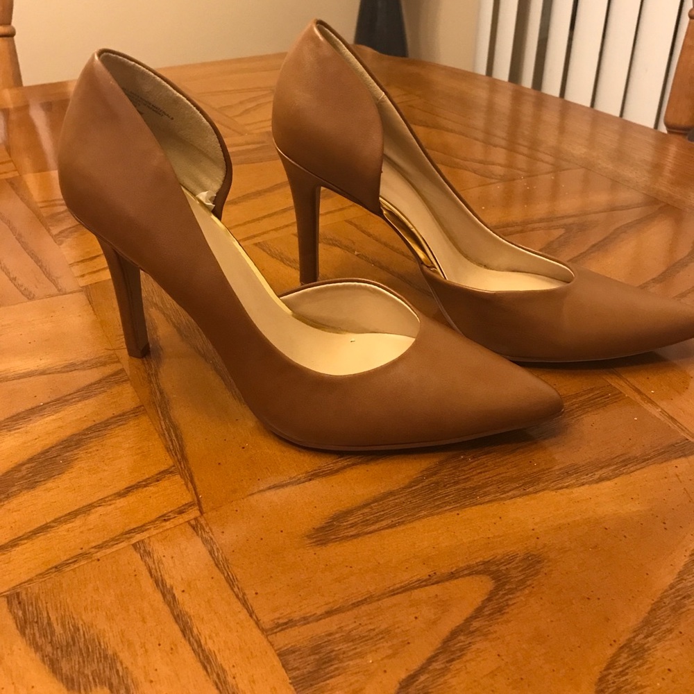 Tan Mossimo heels..  Never been worn.