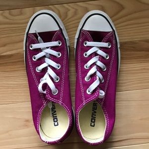 NWOT CONVERSE SHOES
