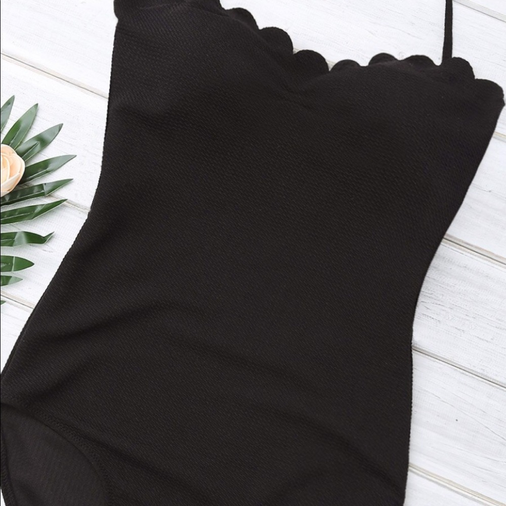 Brand new scallop one piece