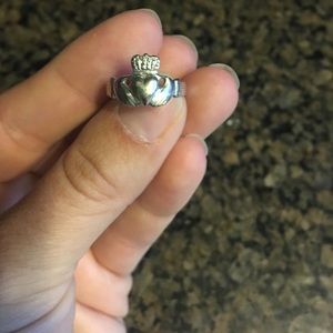 10k white gold Irish claddagh ring in size 5