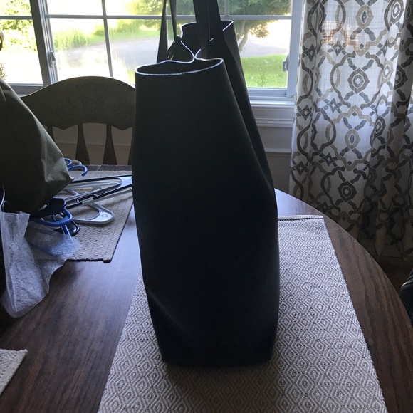 2017 Saint Laurent Tote - Picture 2 of 3