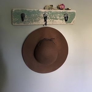 Cute flop hat bundle!🍁🍂 plus surprise!