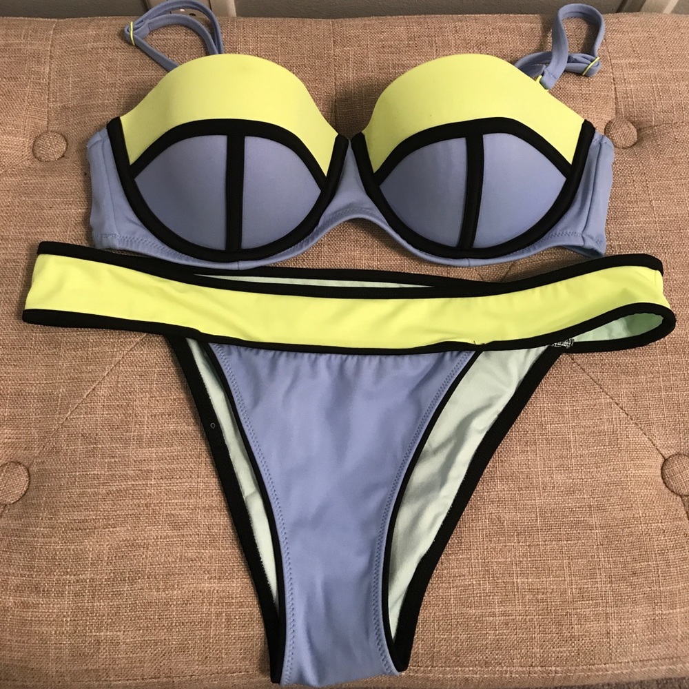 Victoria's Secret Bikini Tri Color 36C L Large set