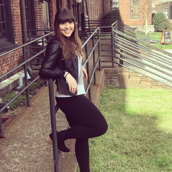 Meet your Posher, Chelsea - Picture 3 of 5