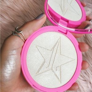 Jeffree star skin frost highlighter in Ice Cold