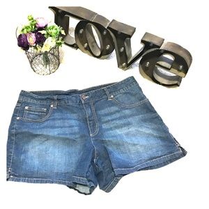 Stretch denim shorts