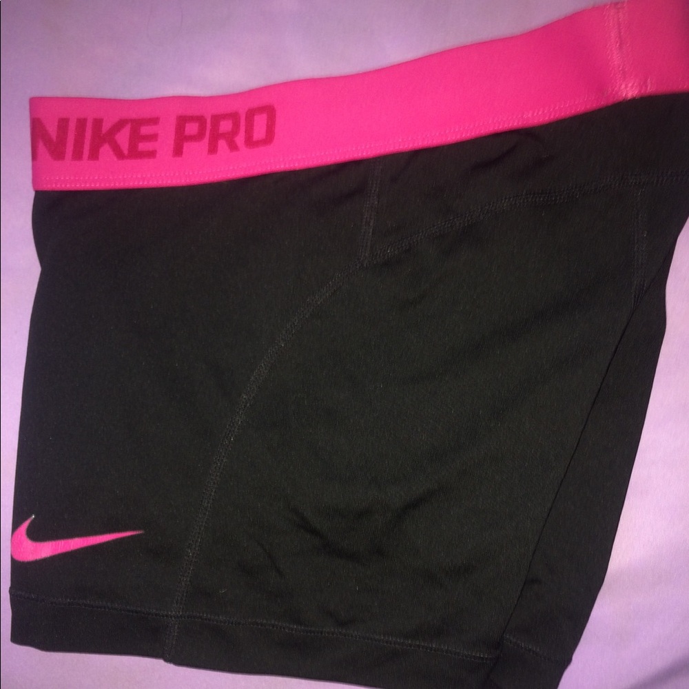 Nike Pros S