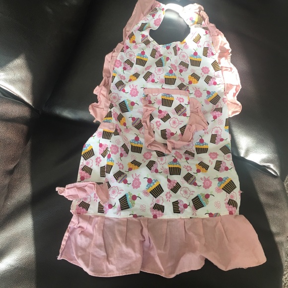 Set of 2 Matching Cupcake Print Aprons Mom&Child - Picture 2 of 3