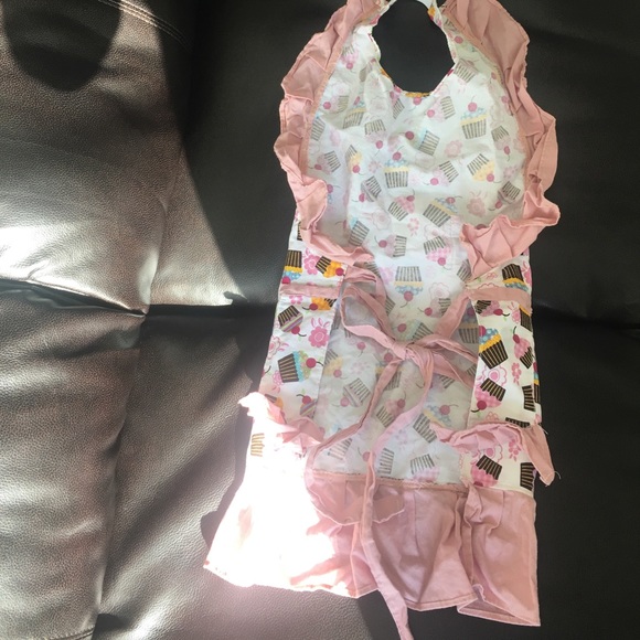 Set of 2 Matching Cupcake Print Aprons Mom&Child - Picture 3 of 3